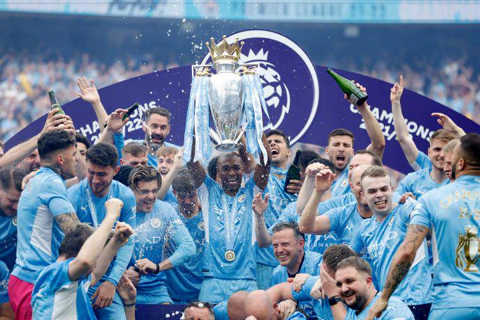 骑士全队首节手感不佳，投篮仅25投8中&已落后老鹰10分