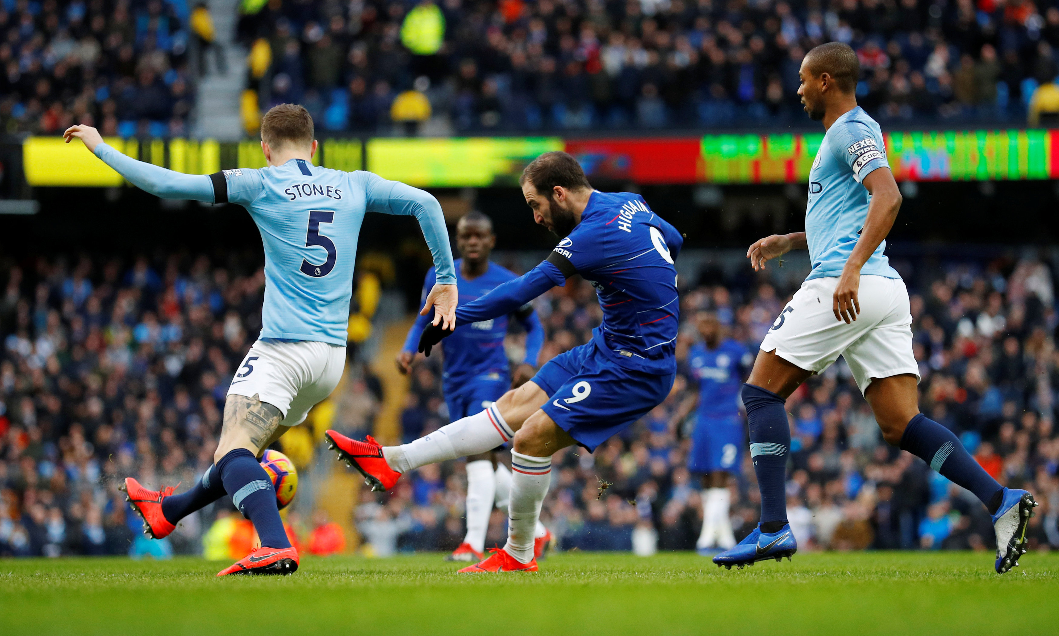 足球职业化发展趋势