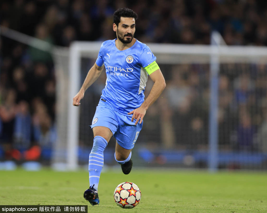 欧冠改制后连续3场破门最年轻榜单：17岁卡尔居首，姆巴佩次席（欧冠改制后连三场进球最年轻榜：17岁卡尔领跑，姆巴佩居次）