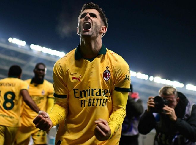 申花官方庆生海报出现低级翻译错误，将32nd写成32th