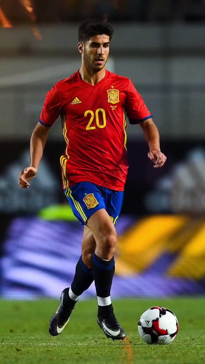 意甲半场：伊尔迪兹双响，埃斯波西托破门，尤文2-1卡利亚里