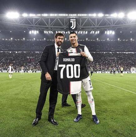 记者：申花队昨天傍晚抵达天津，出征的队伍中没有门将薛庆浩（记者：申花队昨傍晚抵津，出征名单未见门将薛庆浩）