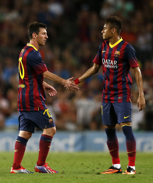 格策：我从小就看梅西踢球，他绝对是我的偶像