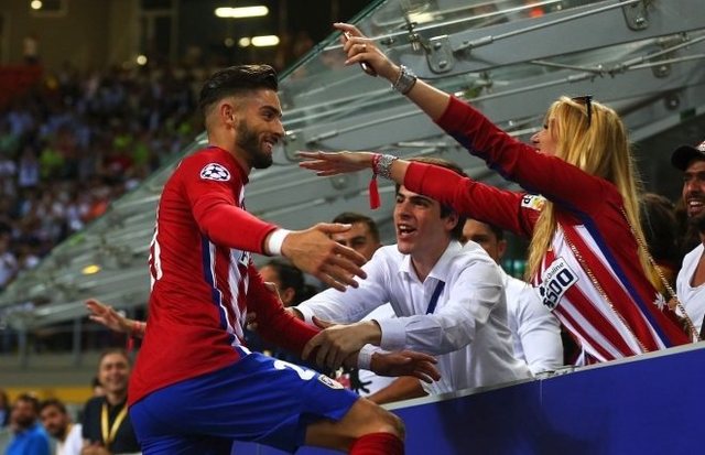 半场战报：拉齐奥1-0莱切，贡多齐建功