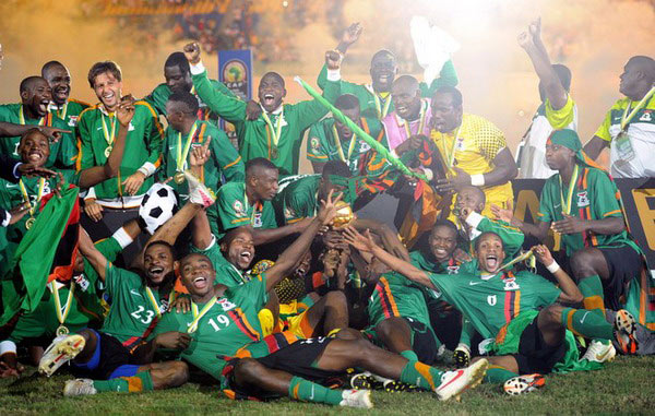 杜兰特连续得分，全队士气高涨