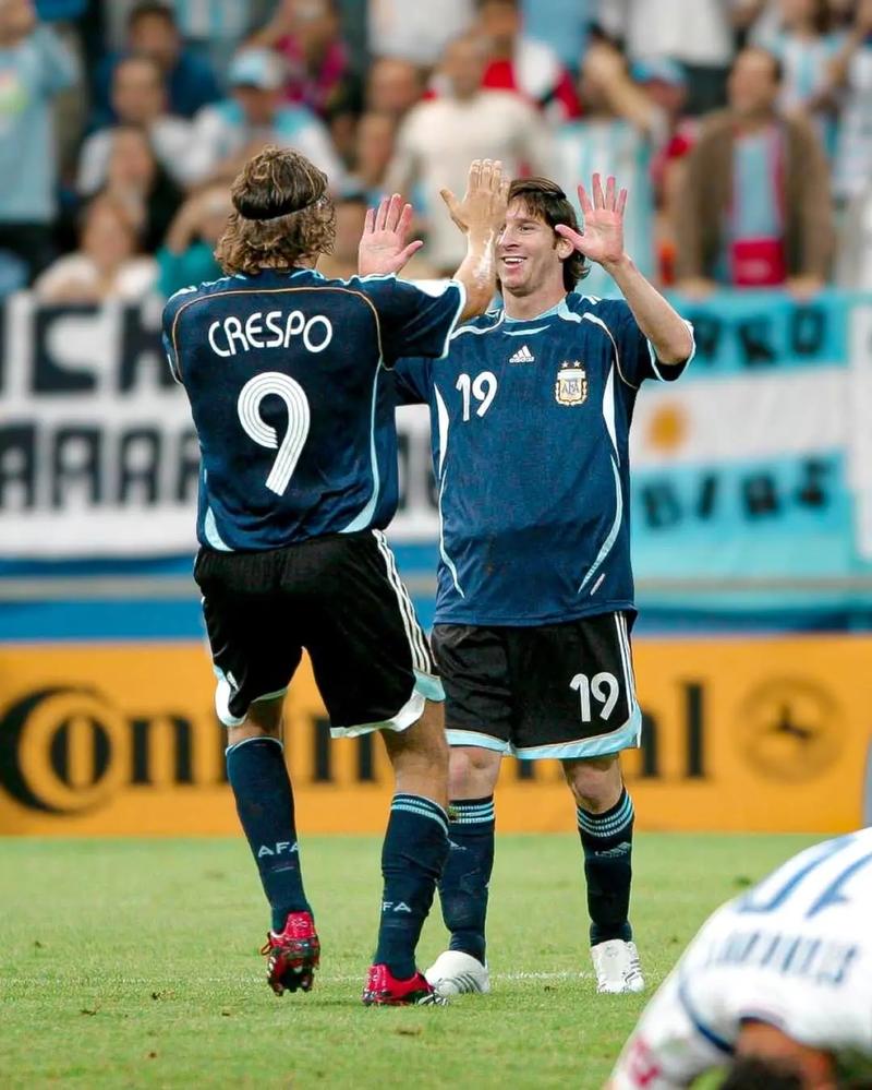 德转公布英超U21身价榜，切尔西18岁新星8000万欧居首（转会市场发布英超U21身价榜，切尔西18岁新星以8000万欧登顶）