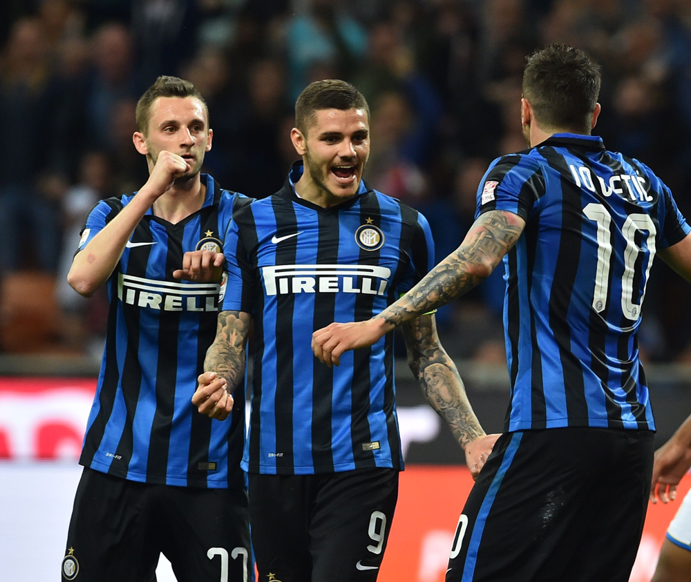 德尼兹·翁达夫赞扬斯图加特球迷“热情”，助力球队赢得欧联杯胜利（翁达夫称赞斯图加特球迷的热情，助球队欧联杯告捷）