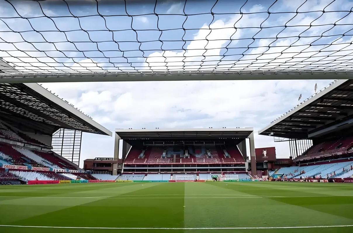 英超25-28轮开球时间确定，大年初五豪门好戏连台（英超第25至28轮开球时间出炉，初五豪门大战接连上演）