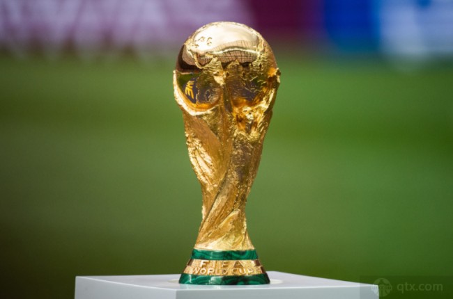 被中国足球“忽悠”的球迷，写了一本关于足球和青春的小说（曾被中国足球“忽悠”的球迷，写出一部青春与绿茵的小说）