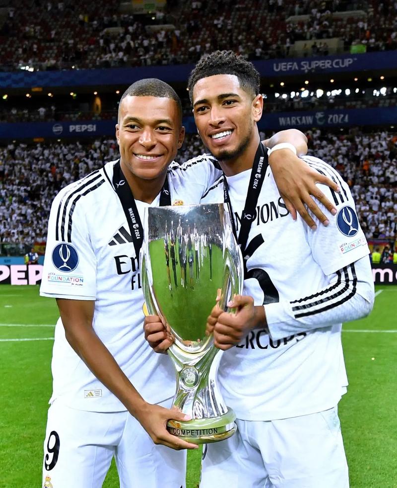 活塞122-117击败步行者，豪取13连胜，追平队史最长连胜纪录。