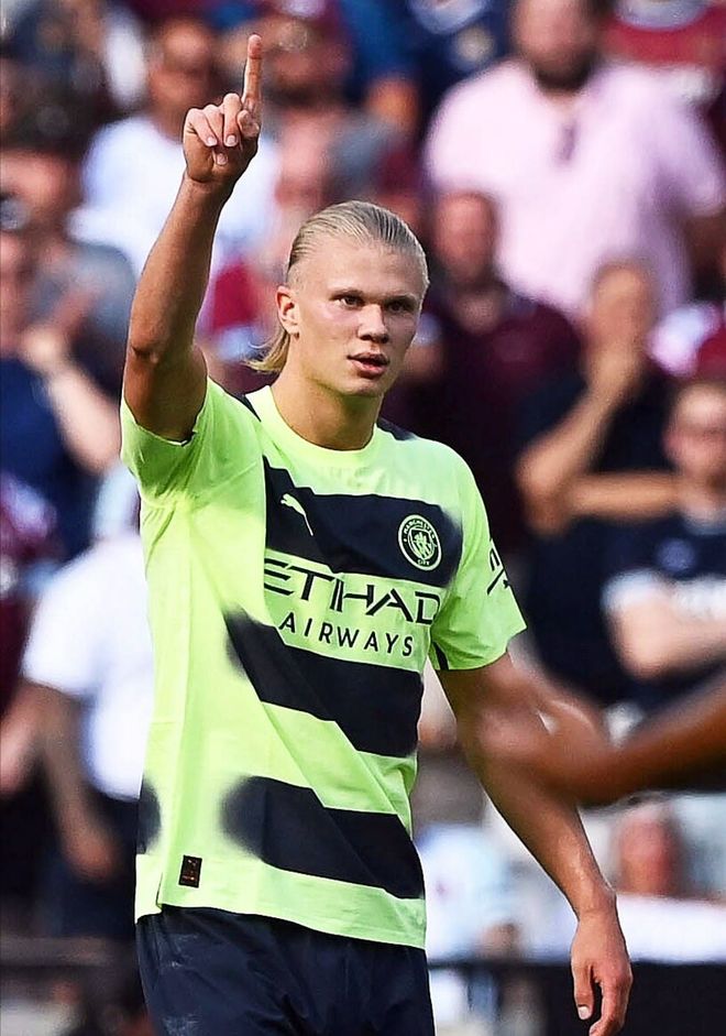 欧冠夺冠赔率：巴萨微弱优势领跑 巴黎力压枪手（欧冠夺冠赔率：巴萨以微弱优势居首，巴黎压过阿森纳）